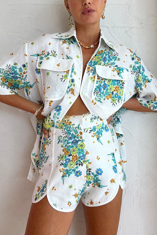 Well Tailored Blouse with a Graceful Silhouette