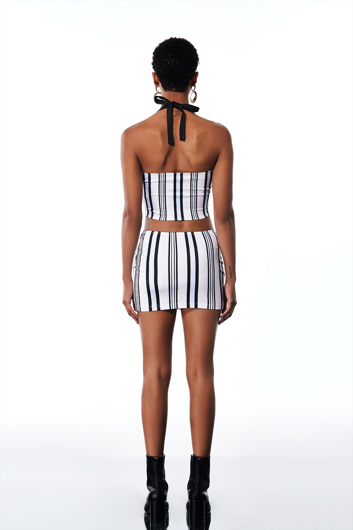 Sophisticated Garment with a Clean Classic Look