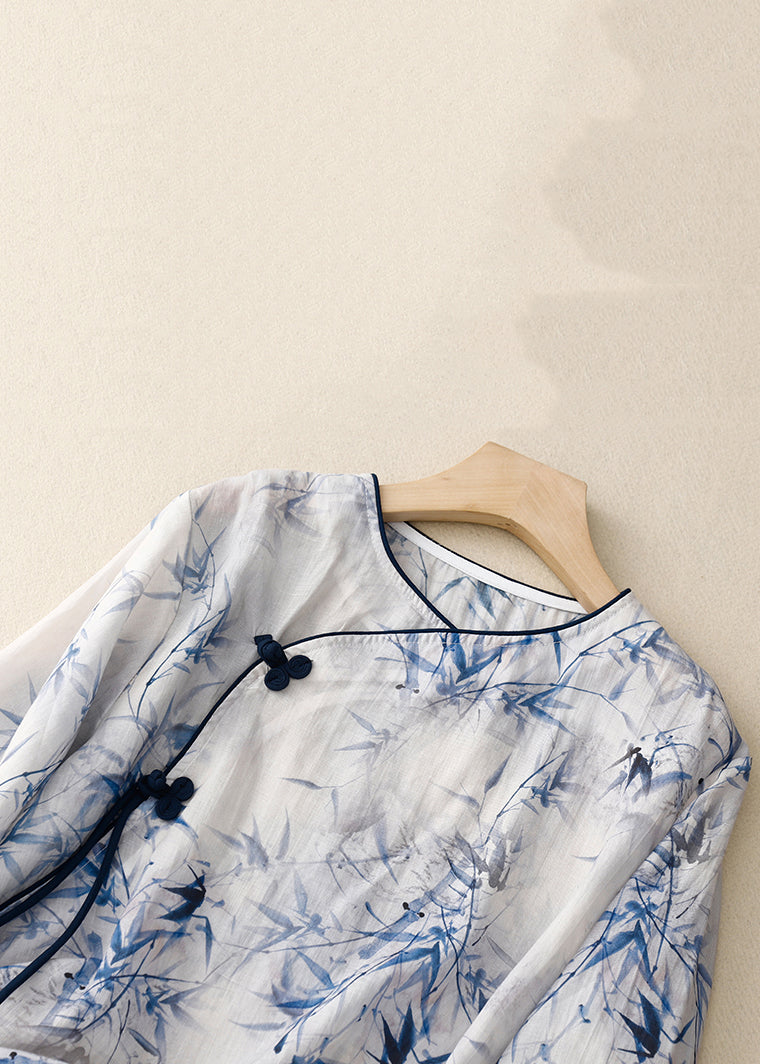 Sophisticated Blouse with a Clean Classic Look