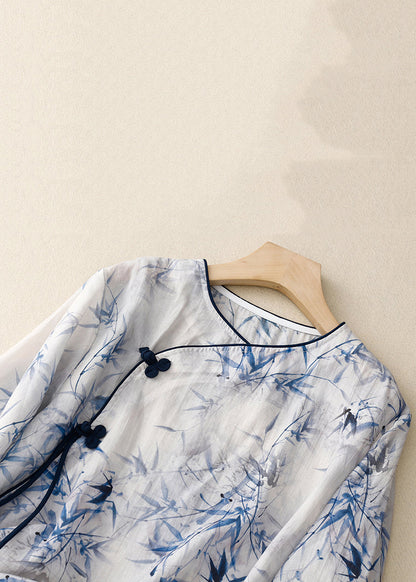 Sophisticated Blouse with a Clean Classic Look