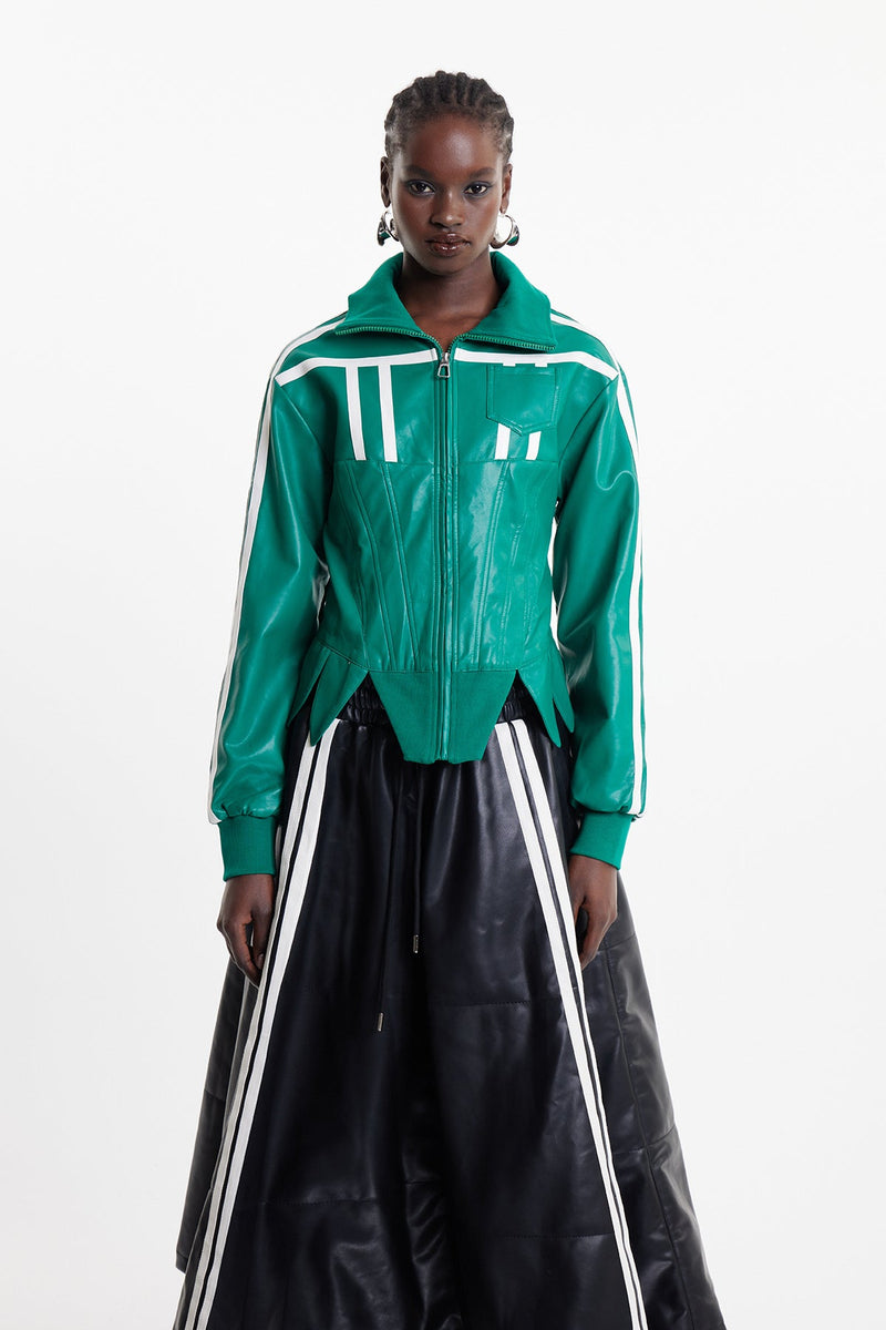 Well Tailored Jacket with a Graceful Silhouette