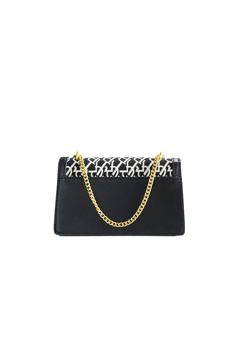 Well Tailored Bag with a Graceful Silhouette