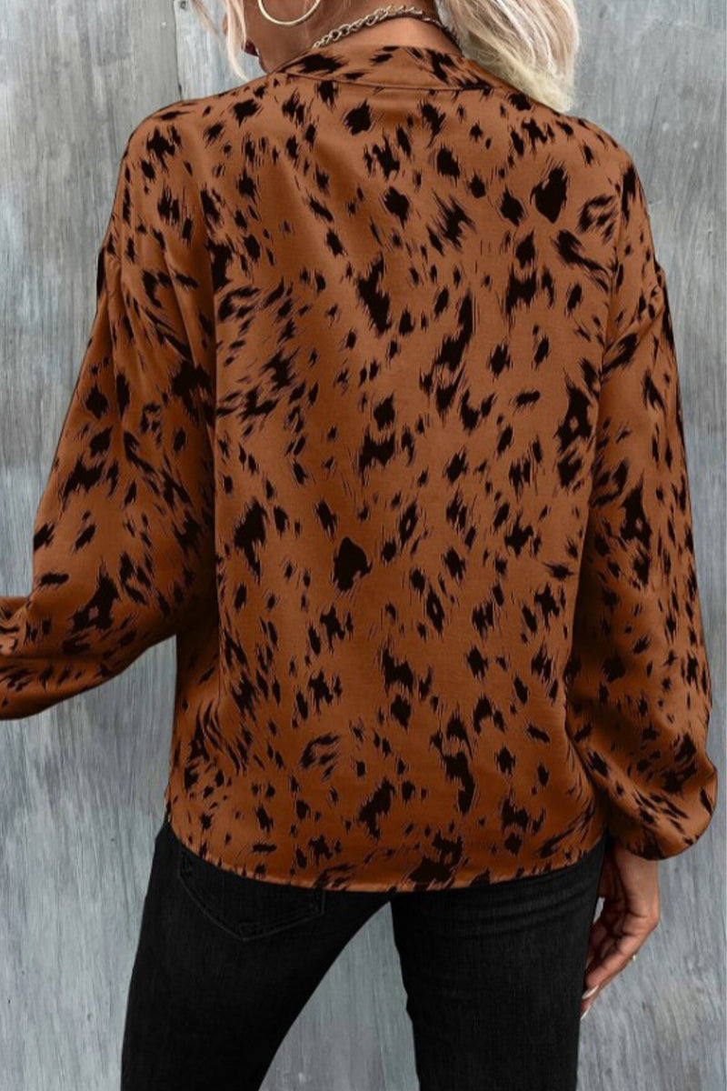 Effortlessly Elegant Top with a Timeless Design