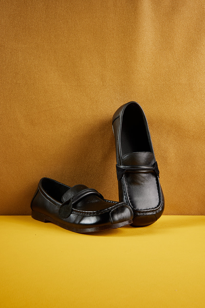 Effortlessly Elegant Garment with a Timeless Design