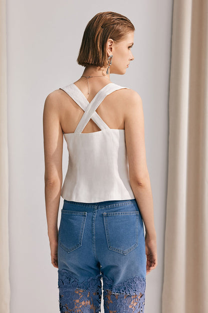 Effortlessly Elegant Top with a Timeless Design