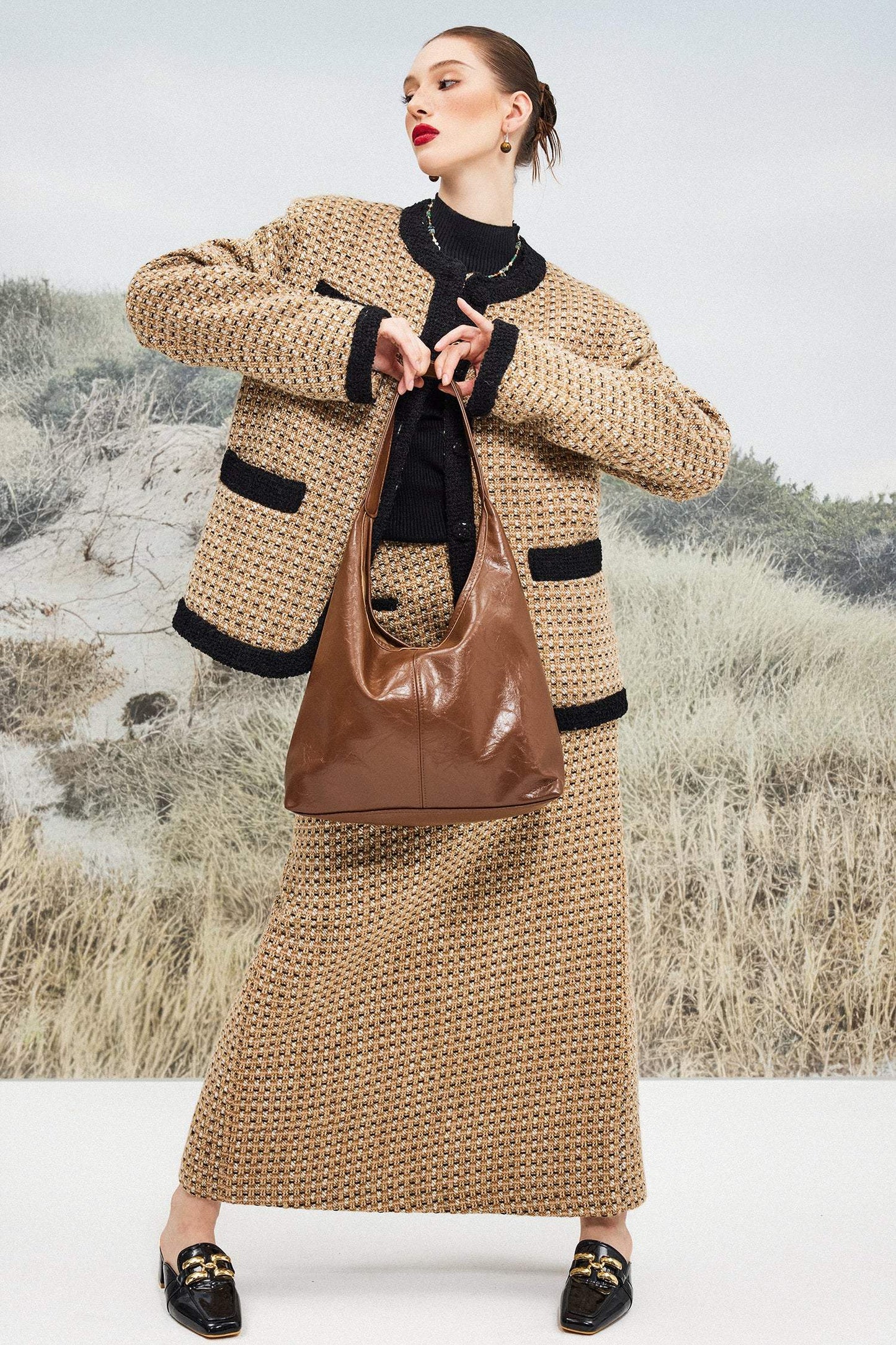 Effortlessly Elegant Bag with a Timeless Design