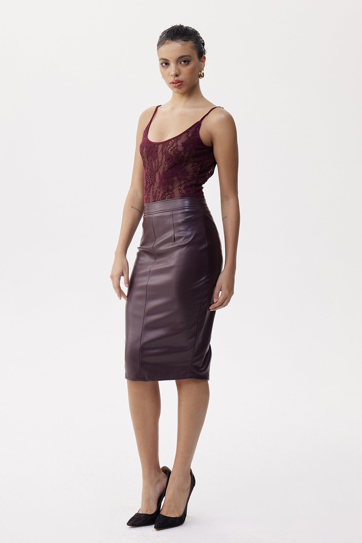 Well Tailored Garment with a Graceful Silhouette