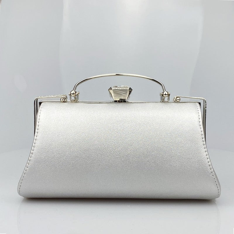 Beautifully Finished Bag in a Timeless Design