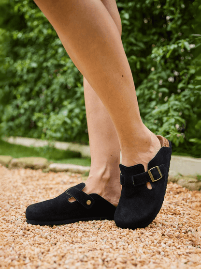 Effortlessly Elegant Garment with a Timeless Design