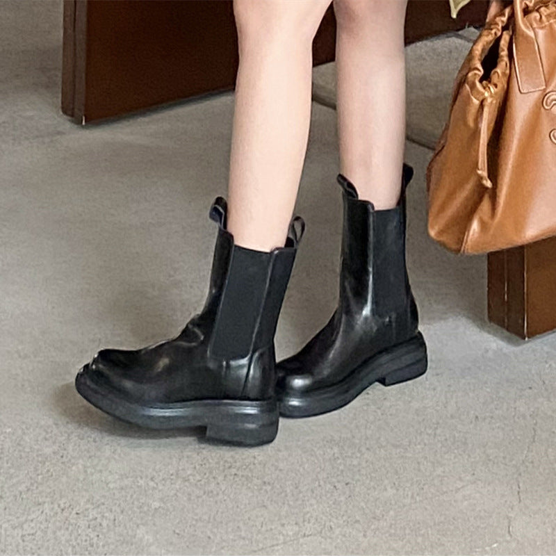 Polished Boots with an Effortless Classic Look