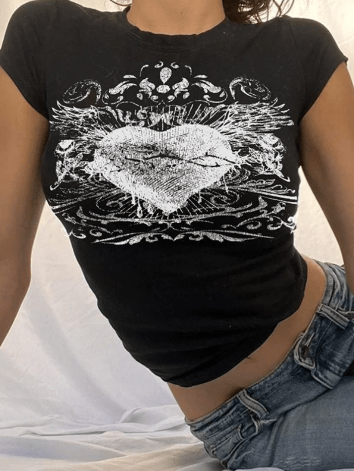 Effortlessly Elegant Garment with a Timeless Design
