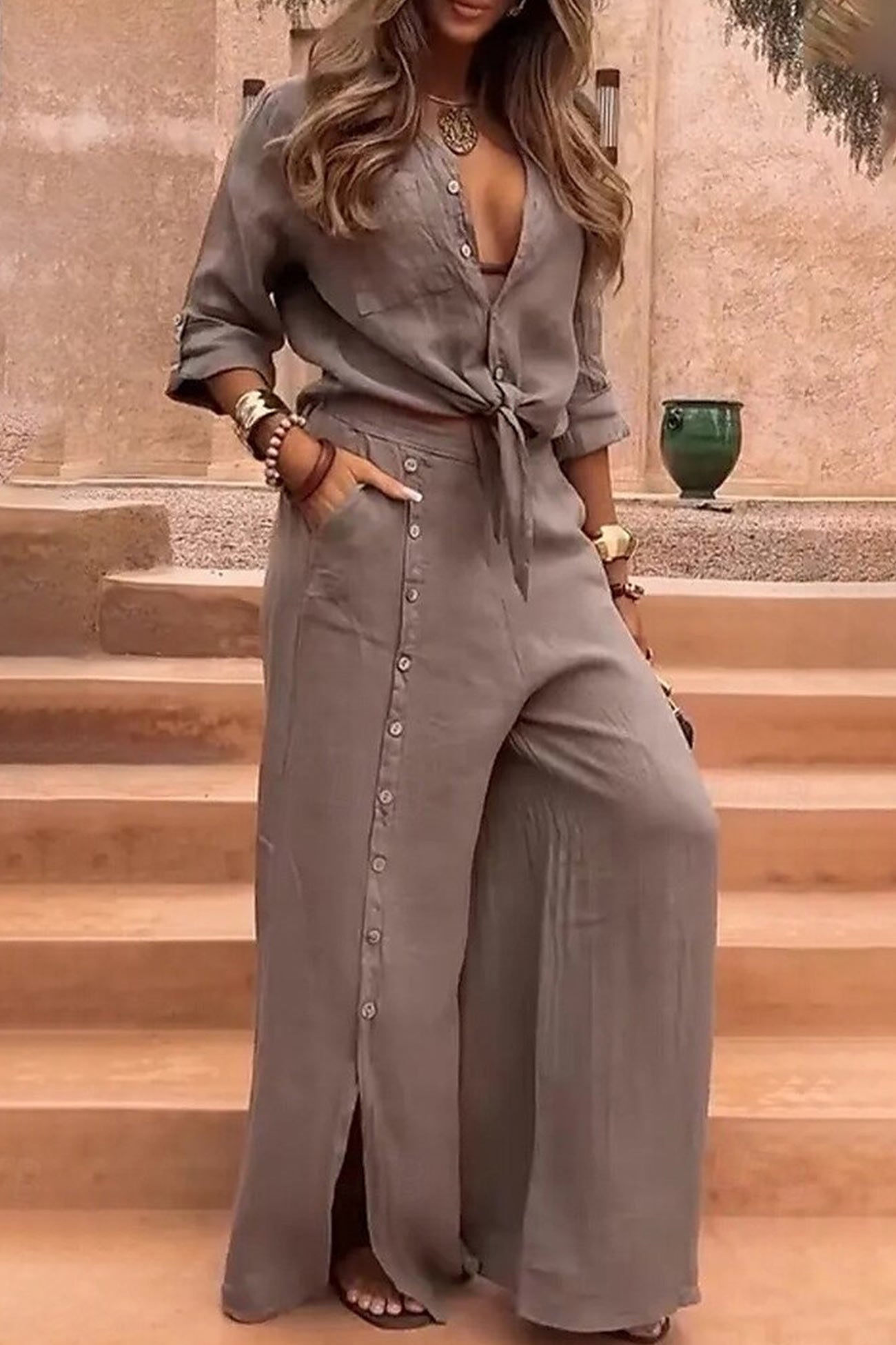 Sophisticated Pants with a Clean Classic Look