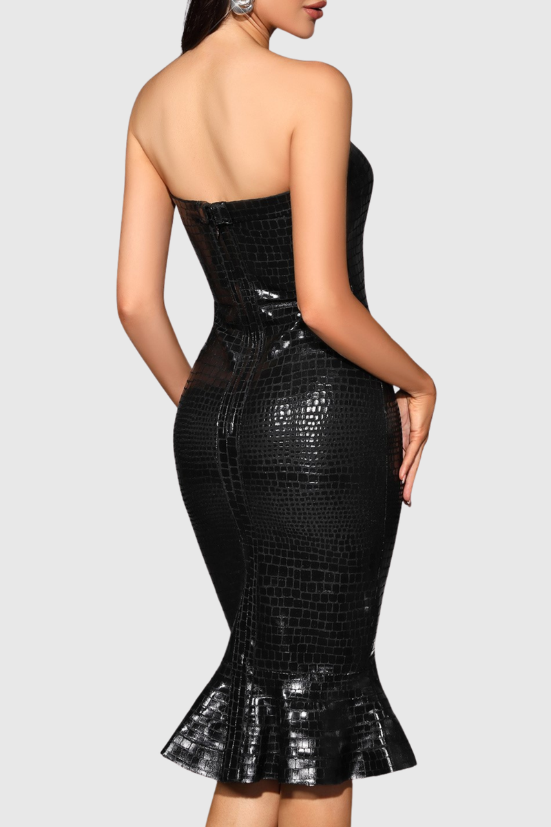 Beautifully Finished Dress in a Timeless Design