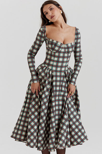 Classic Vintage & Enduringly Stylish Dress
