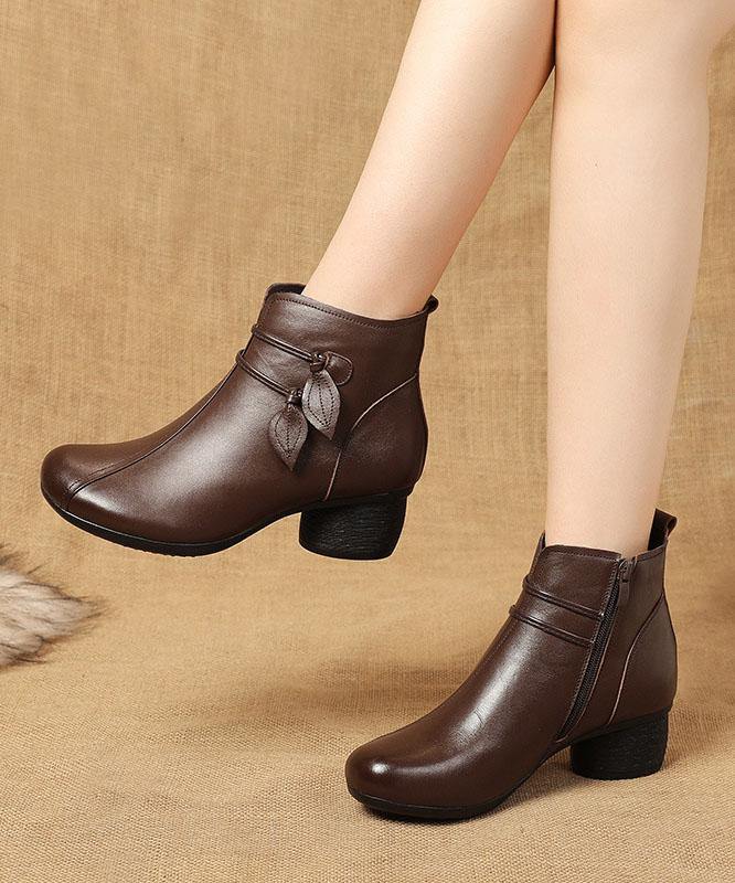 Well Tailored Boots with a Graceful Silhouette