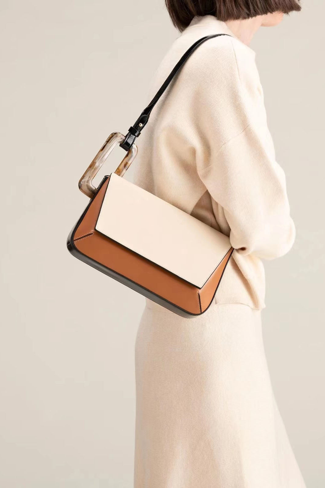 Classic Vintage Bag with a Flattering Fit