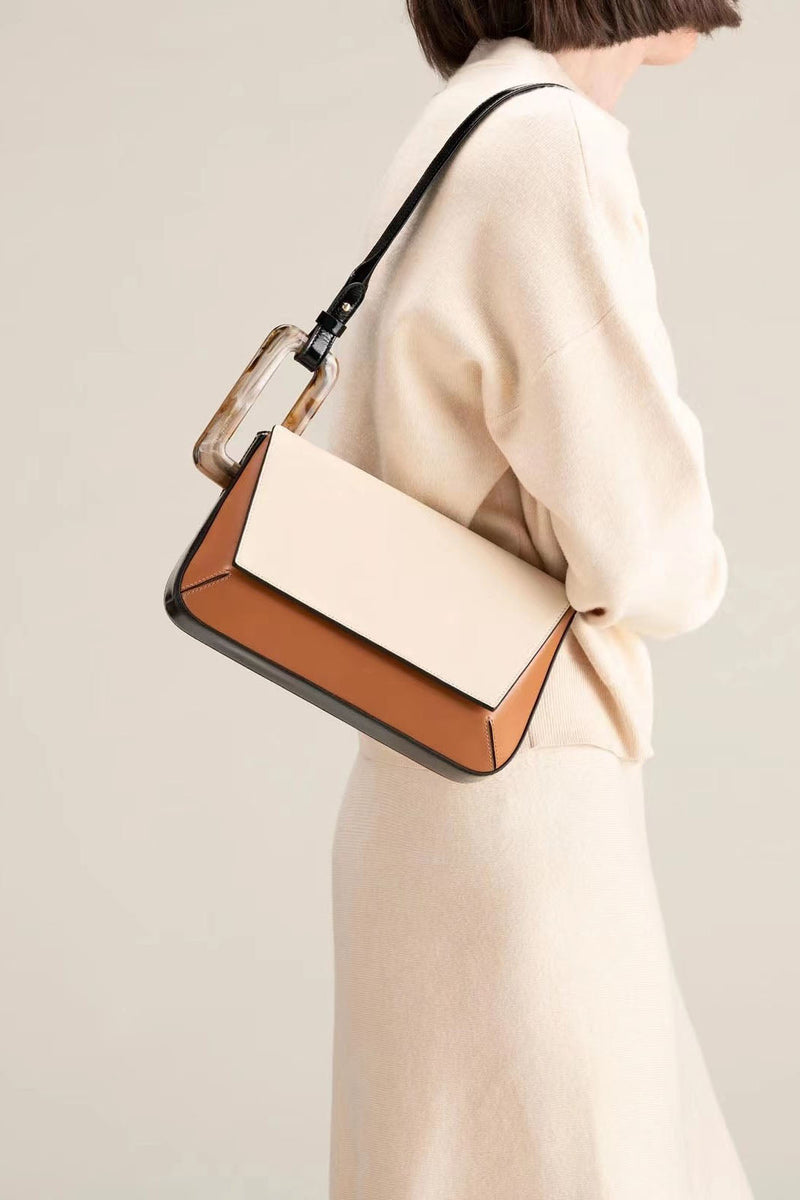 Classic Vintage Bag with a Flattering Fit