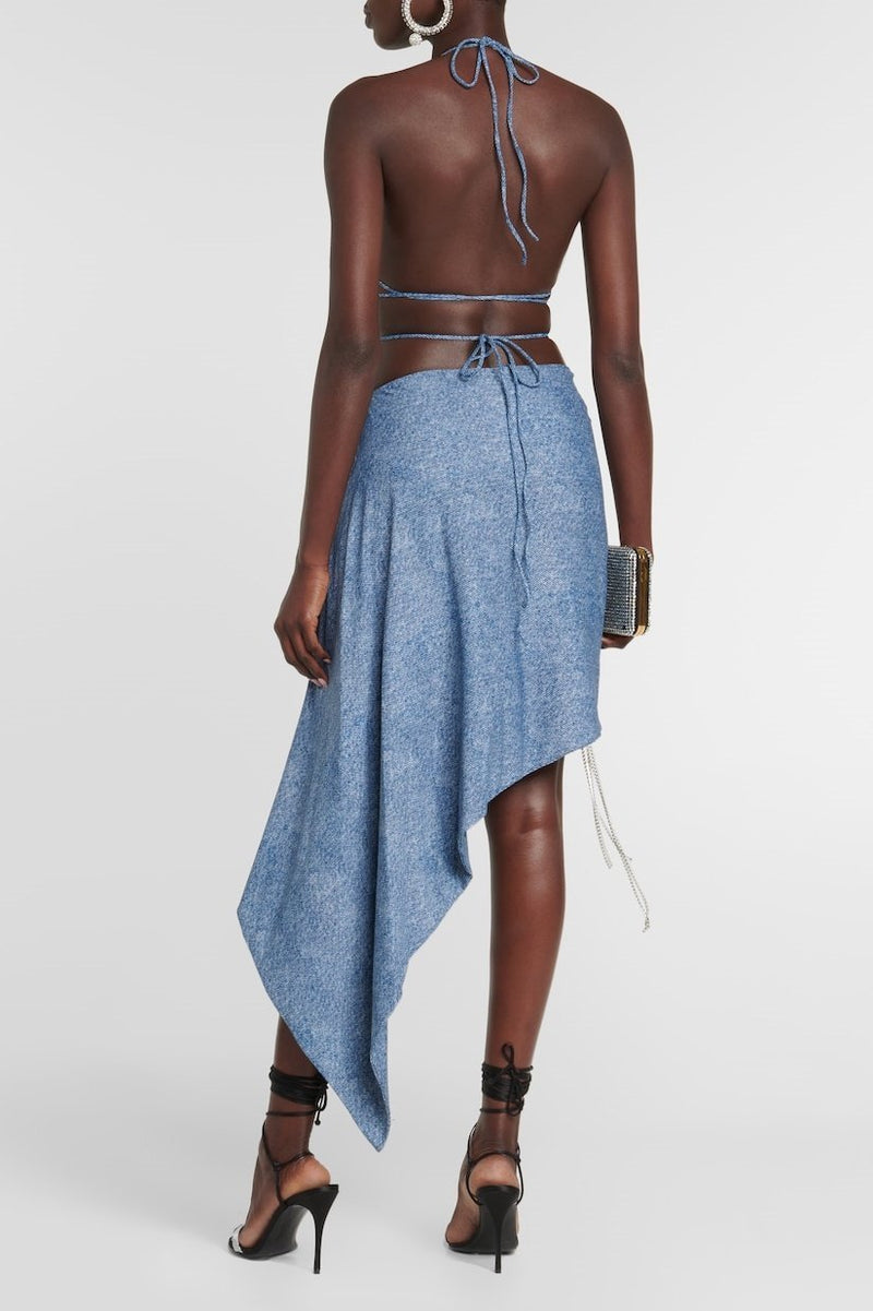 Well Tailored Garment with a Graceful Silhouette