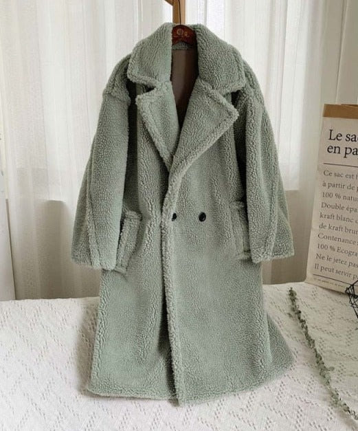 Elegantly Styled Coat for Everyday Wear