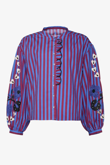 Beautifully Finished Blouse in a Timeless Design