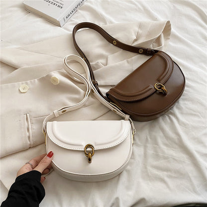 Polished Bag with an Effortless Classic Look