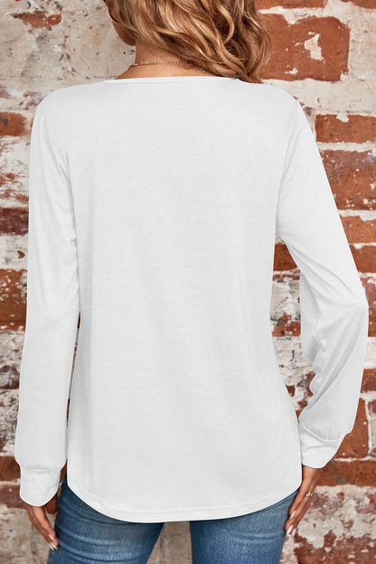 Effortlessly Elegant Top with a Timeless Design