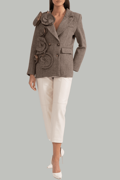 Effortlessly Elegant Garment with a Timeless Design