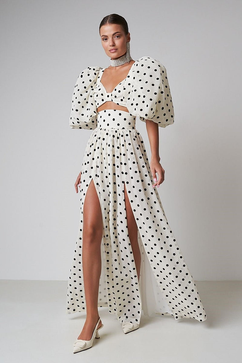 Effortlessly Elegant Garment with a Timeless Design
