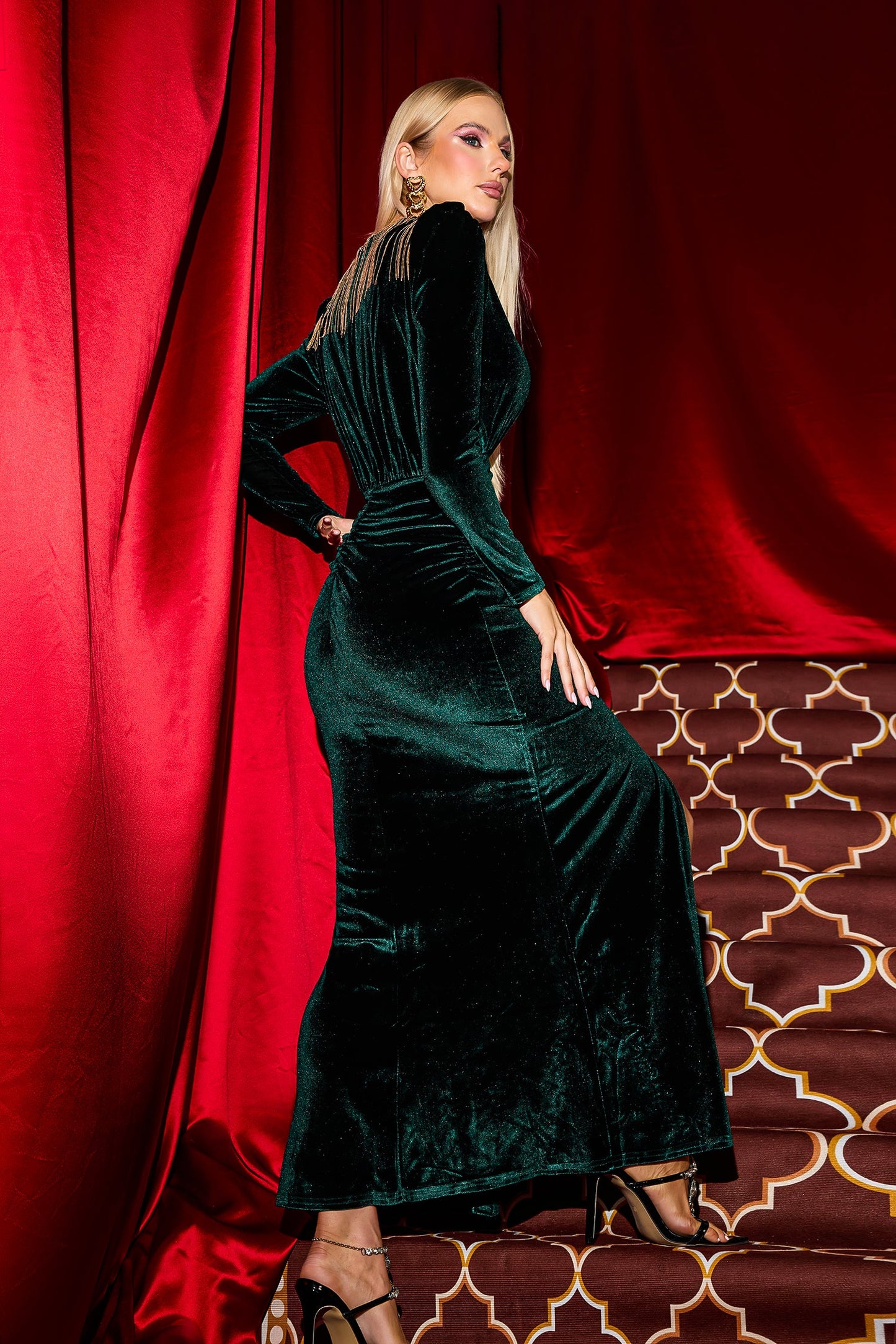 Beautifully Crafted Dress in a Classic Style