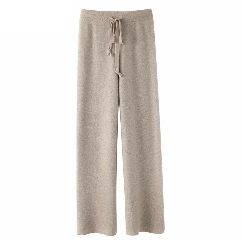 Classic Vintage Pants with a Flattering Fit