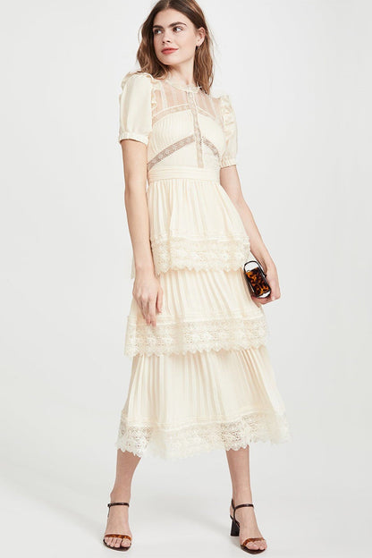 Well Tailored Dress with a Graceful Silhouette