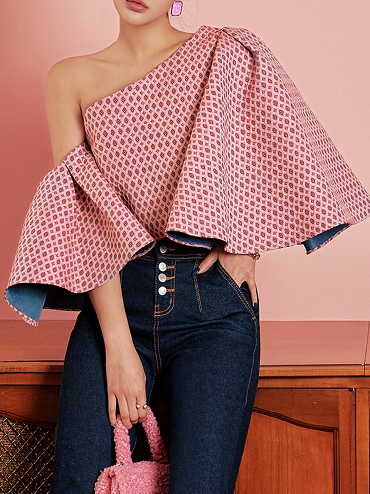 Elegantly Styled Blouse for Everyday Wear