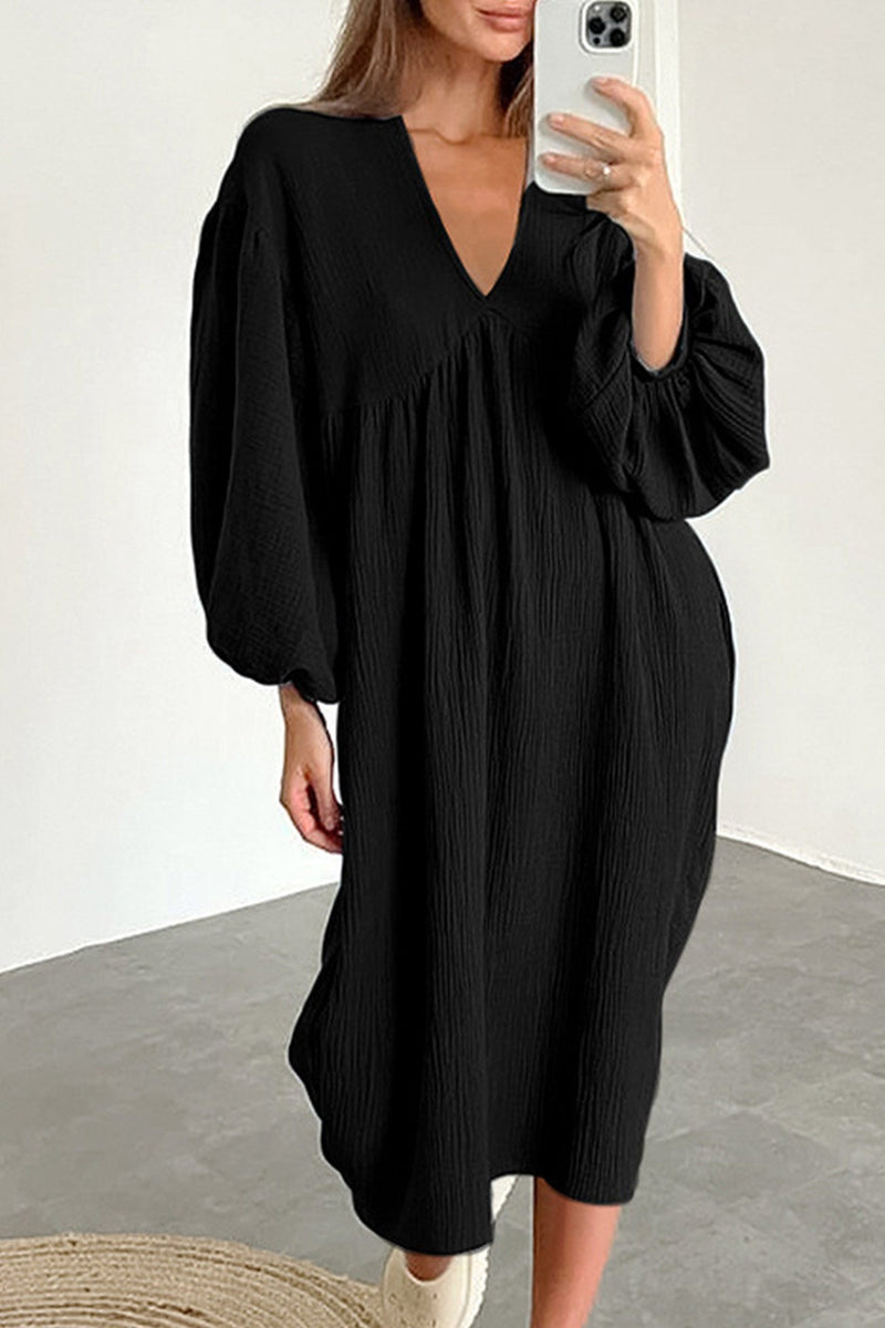 Well Tailored Dress with a Graceful Silhouette