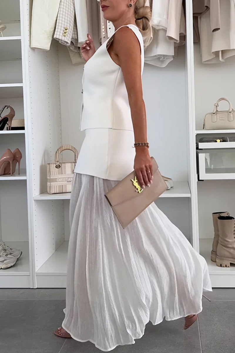 Well Tailored Top with a Graceful Silhouette