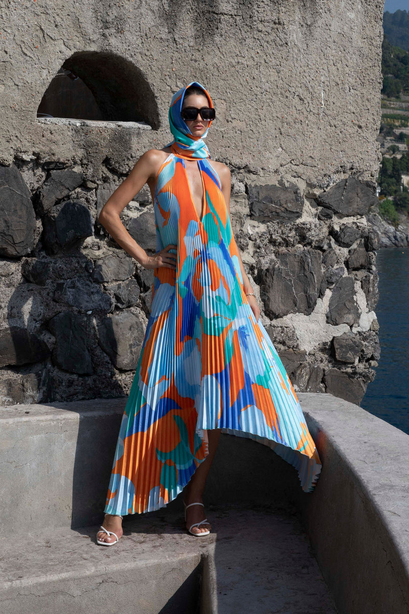 Effortlessly Elegant Garment with a Timeless Design