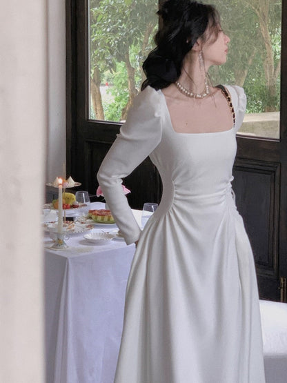 Beautifully Crafted Dress in a Classic Style