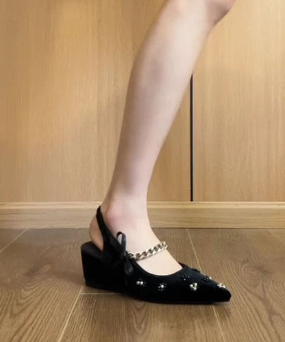A Vintage Style Heels with Delicate Timeless Details