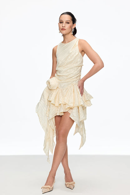 Beautifully Crafted Dress in a Classic Style
