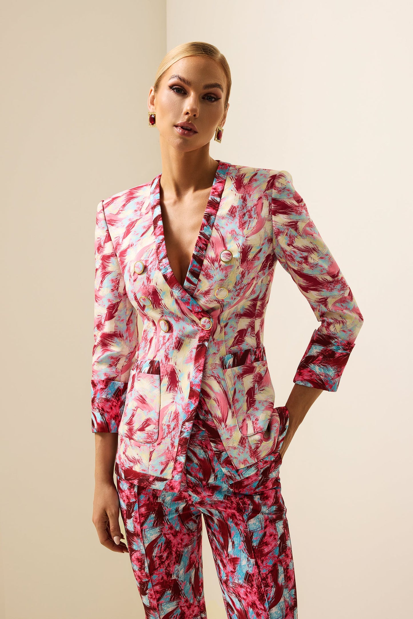 Effortlessly Elegant Garment with a Timeless Design