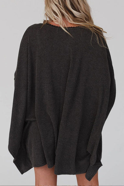 Well Tailored Cardigan with a Graceful Silhouette