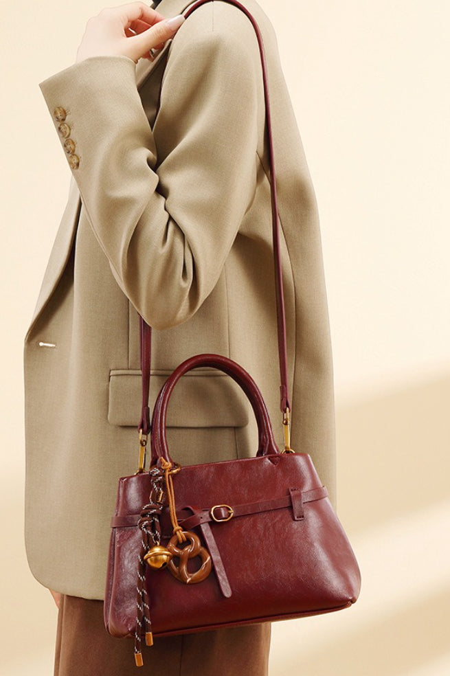 Beautifully Finished Bag in a Timeless Design