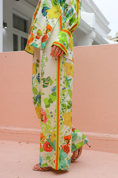 Effortlessly Elegant Pants with a Timeless Design