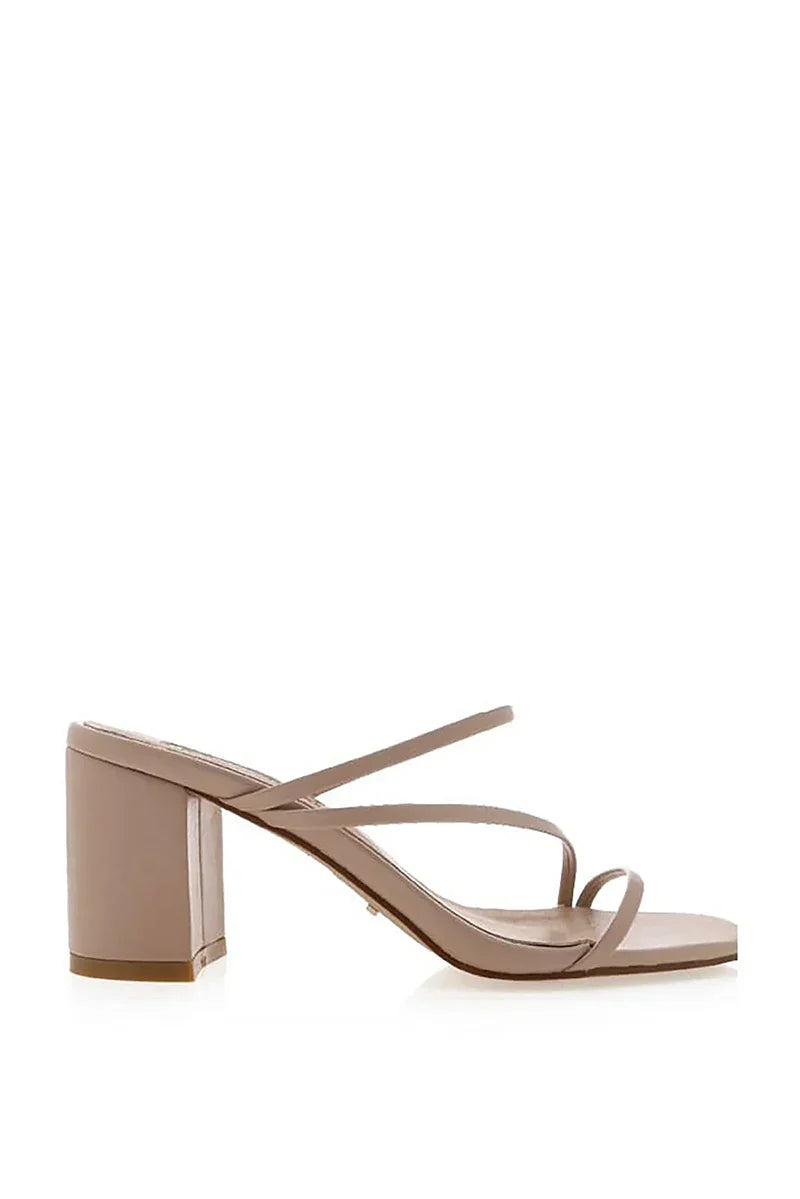 Sophisticated Garment with a Clean Classic Look