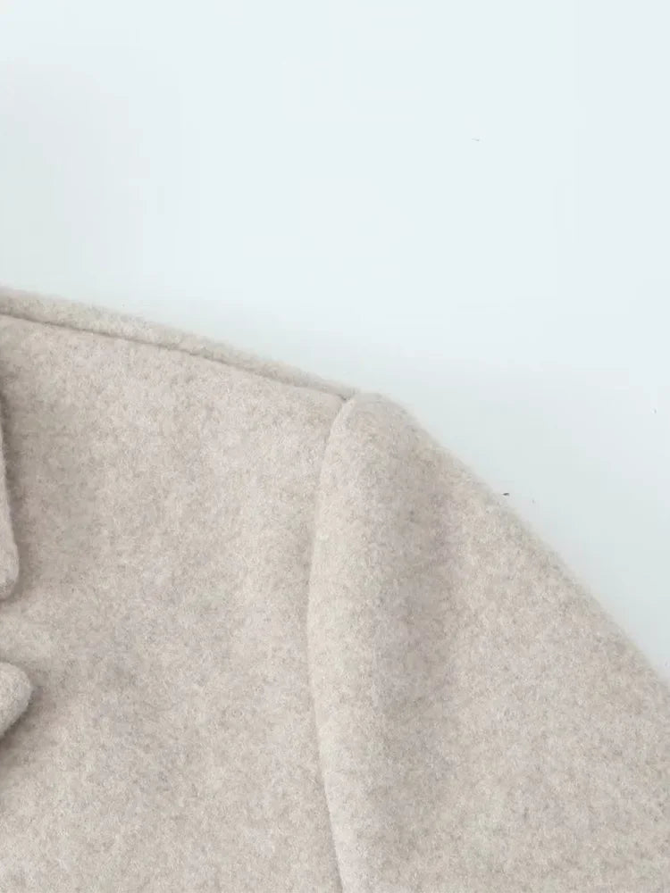 Gracefully Styled Coat for Any Occasion