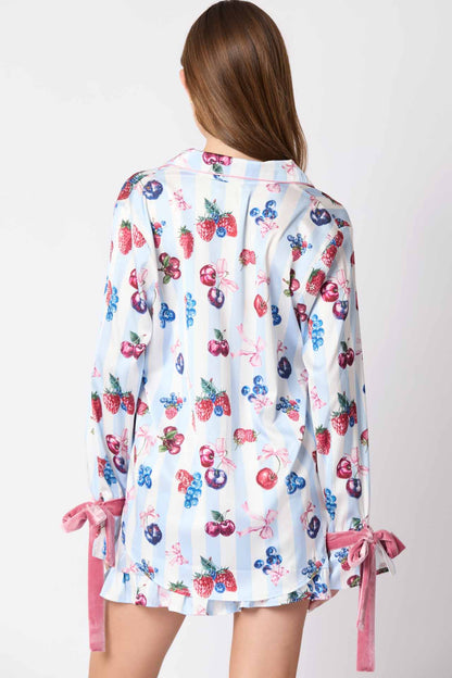 Effortlessly Elegant Garment with a Timeless Design