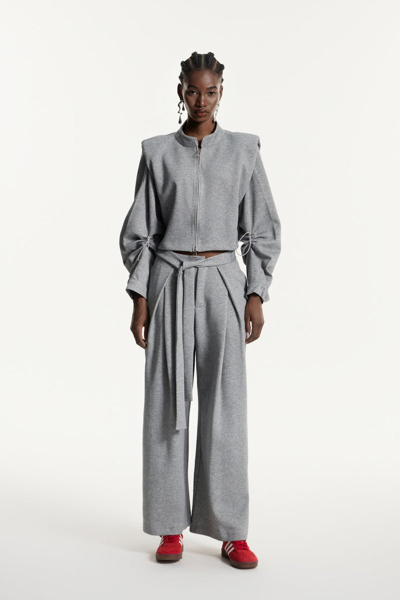 Well Tailored Top with a Graceful Silhouette