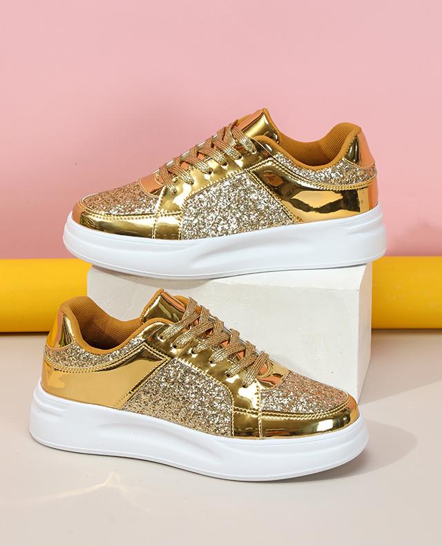 Effortlessly Elegant Shoes with a Timeless Design
