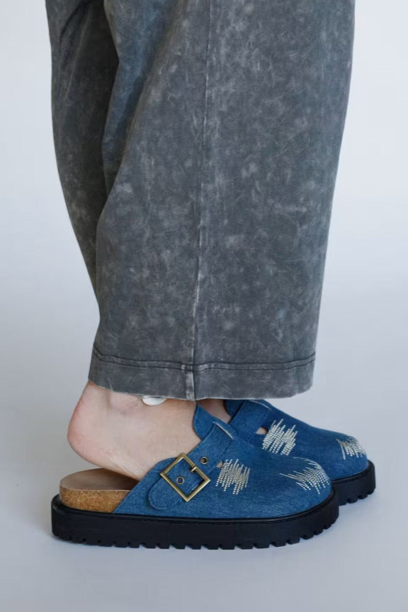 Beautifully Finished Garment in a Timeless Design