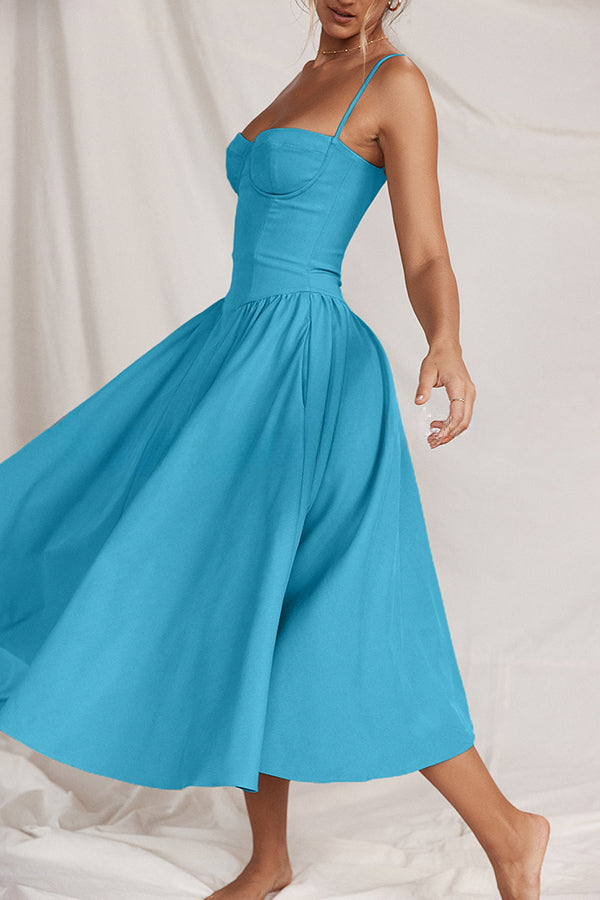 Beautifully Finished Dress in a Timeless Design