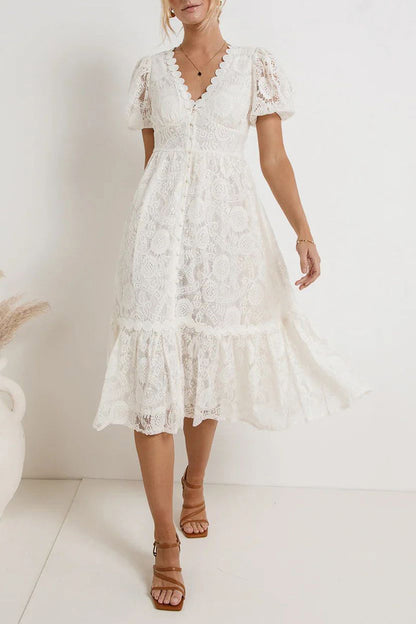 Well Tailored Dress with a Graceful Silhouette